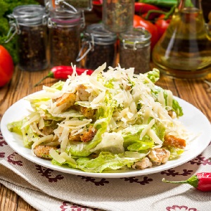 Salad caesar